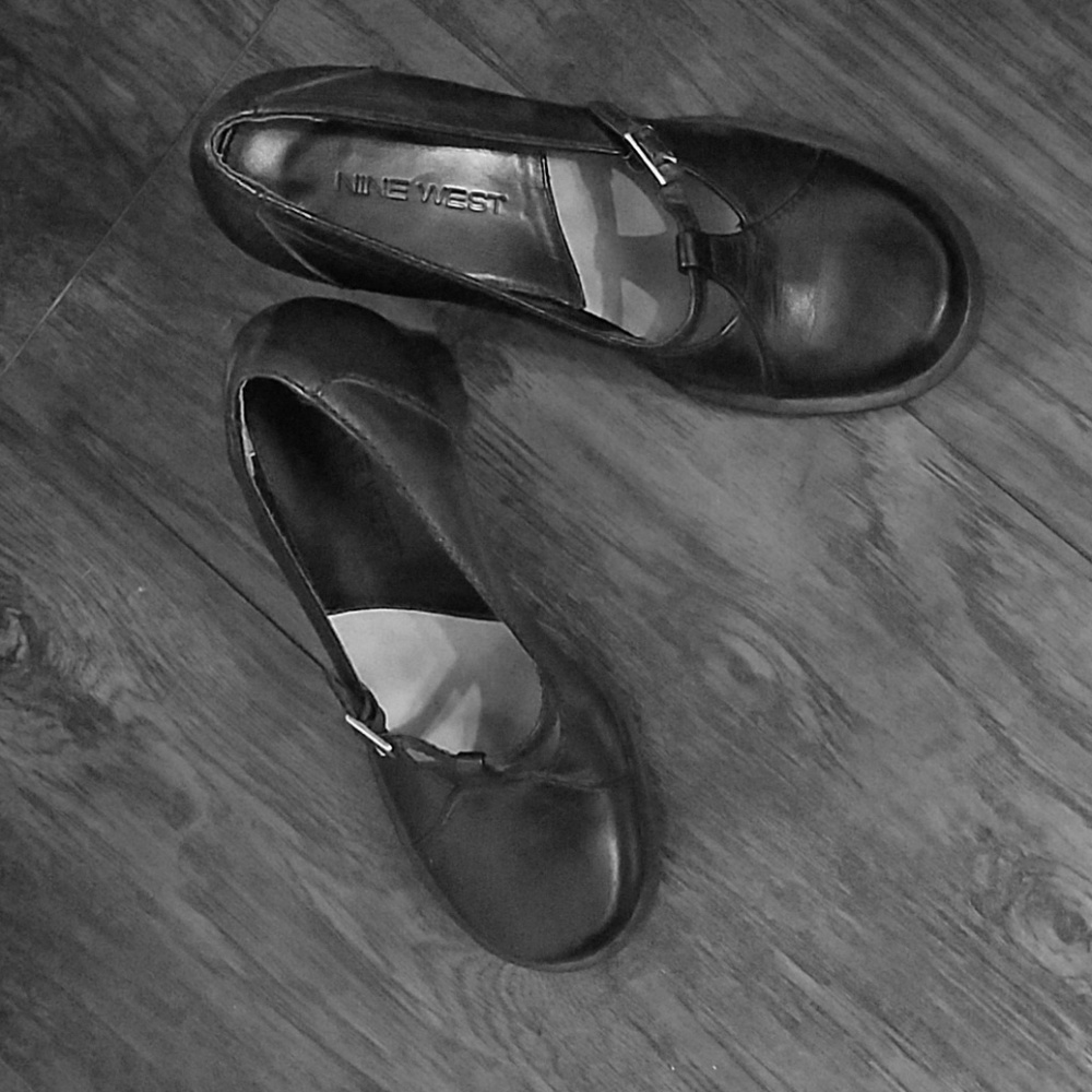 black shoes size 6M
